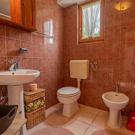 Planinska Kuca Happy Chalet *
